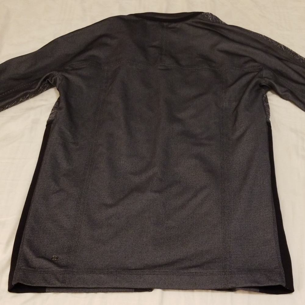 Lululemon Coat 🖤 - Picture 4 of 8